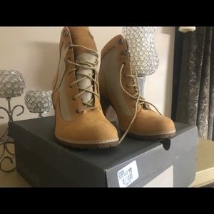 Timberlands heeled boots